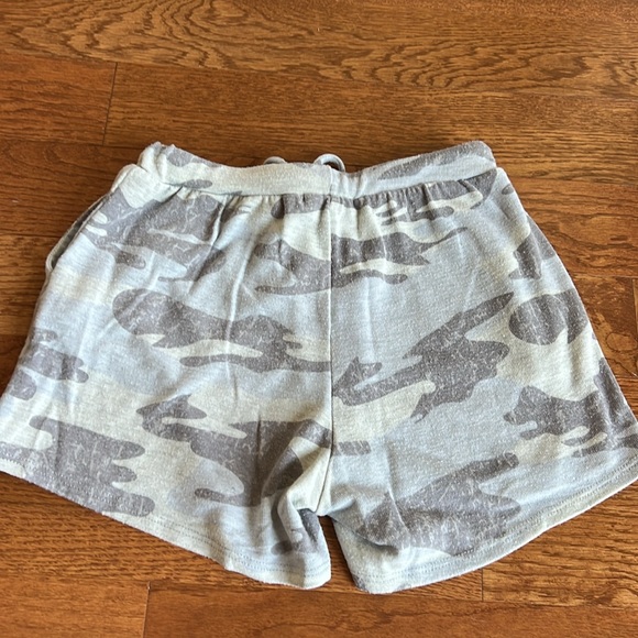 Enti camo drawstring small comfy shorts  lightweight and soft - Picture 2 of 6